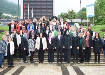 Başkan Yılmaz, Bursalı kadın muhtarlarla buluştu