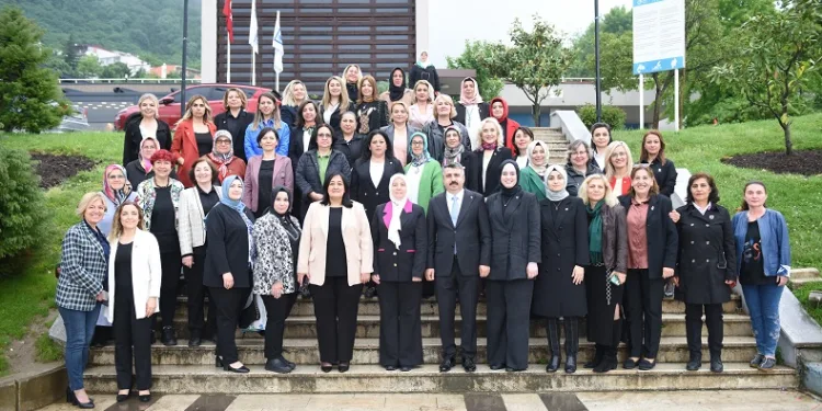 Başkan Yılmaz, Bursalı kadın muhtarlarla buluştu