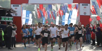 İstanbul’da binlerce kişi 19 Mayıs coşkusuyla koştu