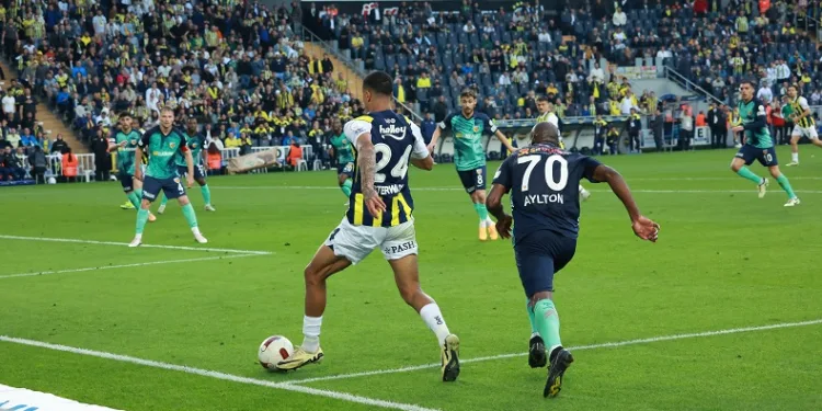 Fenerbahçe, puan rekorunu egale etti