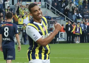 Fenerbahçe’de Alexander Djiku, ligde üçüncü golünü kaydetti