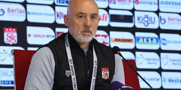 Sivasspor Yardımcı Antrenörü Tansu Yaan: “Hakemler sıkıntılılar”