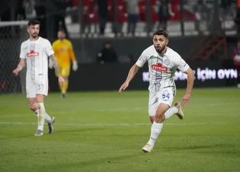 Çaykur Rizespor’un genç futbolcusu Mithat Pala, 65 gün sonra yeniden sahada