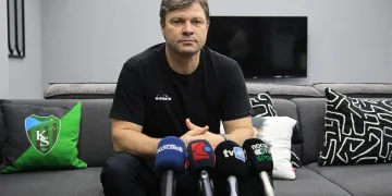 Ertuğrul Sağlam, teknik adamlık kariyerinde bir ilke imza attı