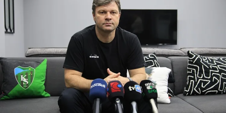 Ertuğrul Sağlam, teknik adamlık kariyerinde bir ilke imza attı