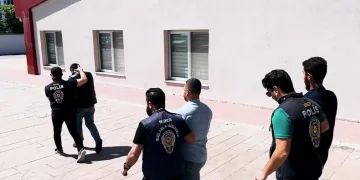 İkinci el araç alım satım dolandırıcılarına eş zamanlı operasyon