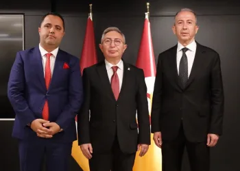 Galatasaray’da başkan adayları renk seçimi yapıldı