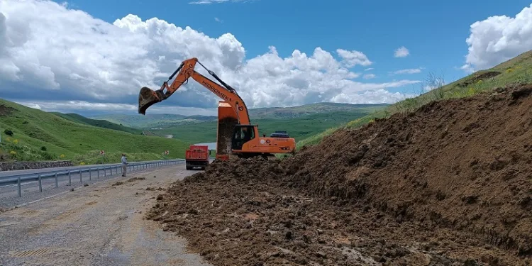 Varto’da aynı noktada 4.’üncü kez heyelan meydana geldi