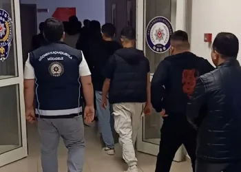 Bin 500 dolar karşılığında Yunanistan’a kaçıracaklardı