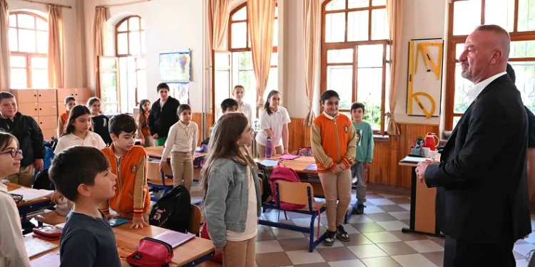 Başkan Karabatı’dan sınıf başkanı Zehranur’a ziyaret
