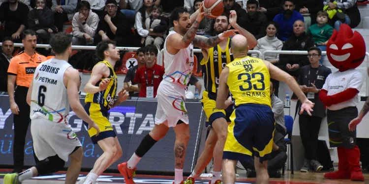 Aliağa Petkimspor, Fenerbahçe deplasmanında