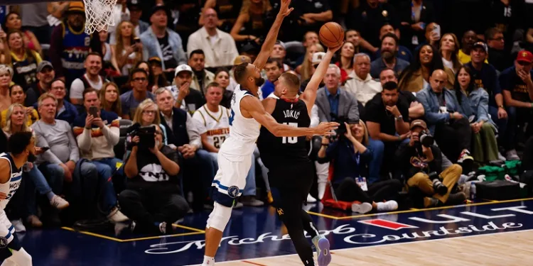 NBA’de Nikola Jokic 40 sayı attı, Denver seride öne geçti