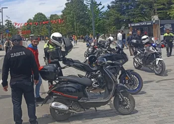 Zabıtadan yaya yollarında motosiklet denetimi