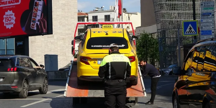 Taksilere araç içi kamera denetimi