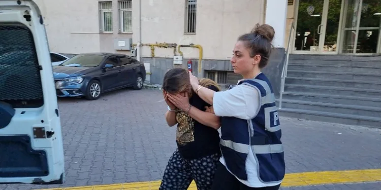 54 yıl 7 ay kesinleşmiş hapis cezası bulunan kadın yakalandı
