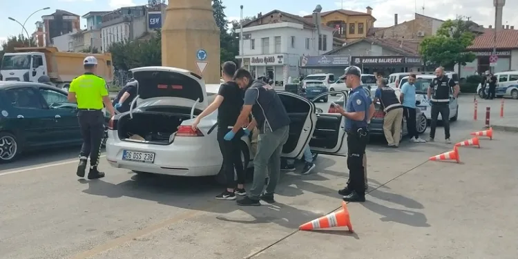 Çorum polisinin şok uygulamaları sürüyor