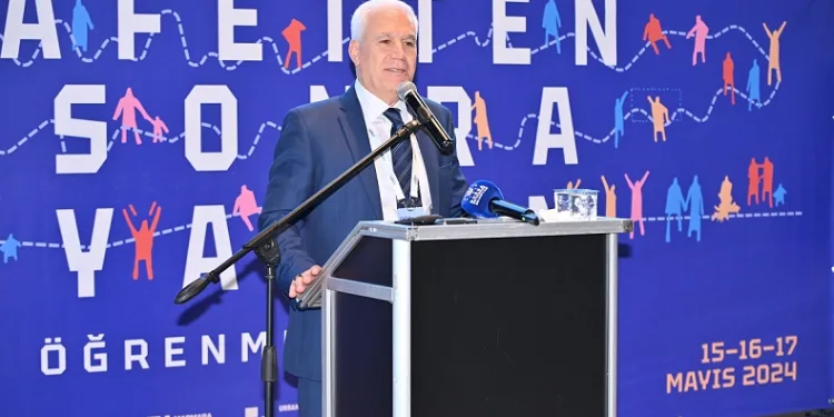 Marmara Belediyeler Birliği Başkanı ve Bursa Büyükşehir Belediye Başkanı Mustafa Bozbey, İstanbul, Bursa veya Marmara Denizi merkezli olacak büyük bir depremin Marmara’nın tamamını ve etraf bölgeleri de etkileyeceğini hatırlatarak, “Marmara’daki, hatta Marmara’nın yakınındaki belediyeler de muhtemel depreme karşı hazırlıklı olmak zorunda. Ancak bu şekilde yarına güçlü bir şekilde bakabiliriz” dedi.