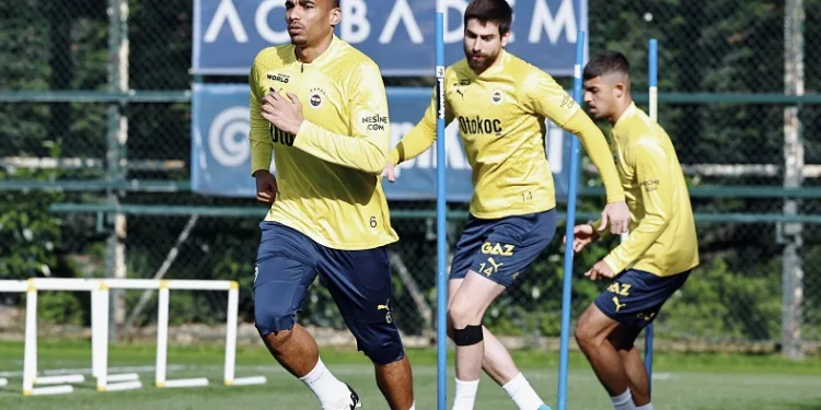 Fenerbahçe, Galatasaray derbisi hazırlıklarını sürdürdü