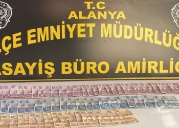Antalya’da 6 iş yerinden hırsızlık yapan 3 şüpheli yakalandı