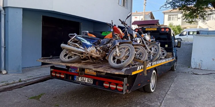 Tescilsiz 79 motosiklet otoparka çekildi