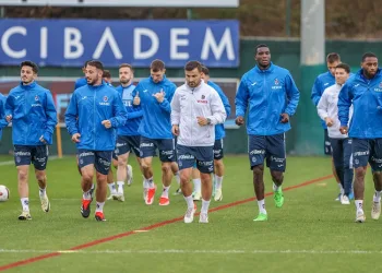 Trabzonspor yağmur altında çalıştı