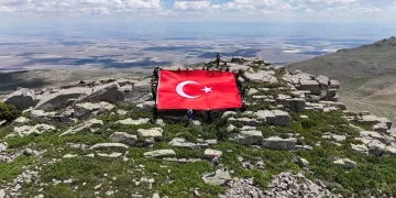 Karapınar’da Gençlik Haftası yürüyüşü