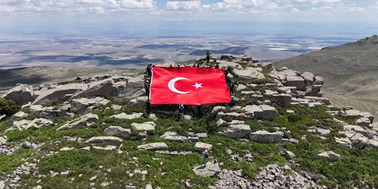 Karapınar’da Gençlik Haftası yürüyüşü