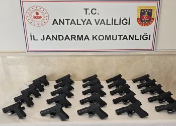 Ruhsatsız tabanca operasyonu: 3 gözaltı