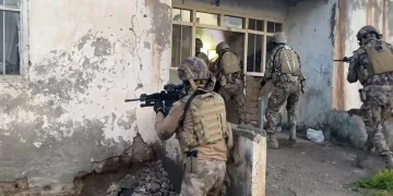 Ağrı’da eş zamanlı dev uyuşturucu operasyonu