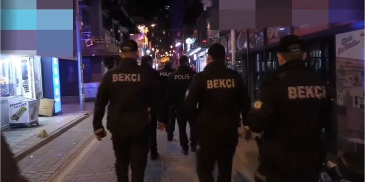Polis ekiplerinden Barlar Sokağı’na yönelik çalışma