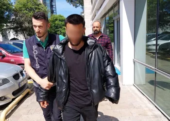 Üniversite öğrencisi emlakçıyı tabancayla yaraladı