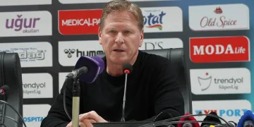 Samsunspor Teknik Direktörü Gisdol: “Sonunda başardık, takımımdan ne kadar gurur duysam azdır”
