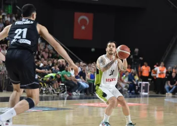 Basketbolda Beşiktaş yarı finalde