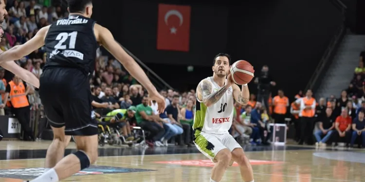 Basketbolda Beşiktaş yarı finalde