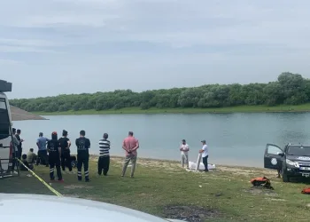 Seyhan Nehri’ne giren genç kayboldu