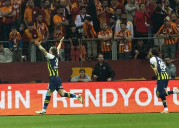 Çağlar Söyüncü, ikinci golünü derbide attı