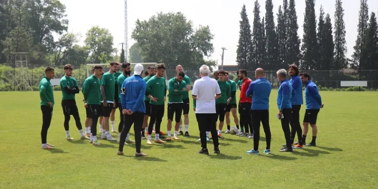 Sakaryaspor, Süper Lig hasretini gidermek için hazırlıklarını sürdürüyor