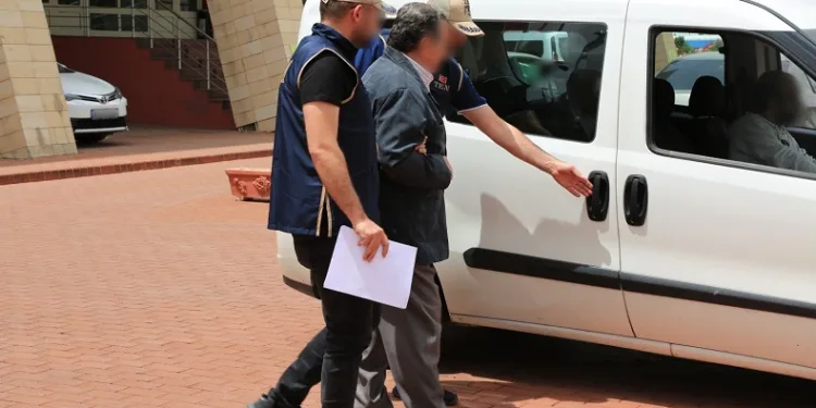 FETÖ’den 10 yıl hapis cezası ile aranan esnaf yakalandı