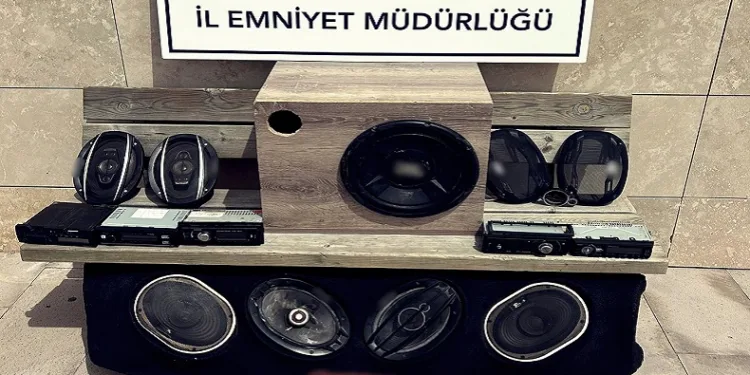 Otomobil ve kamyonları soyan şahısları polis yakaladı