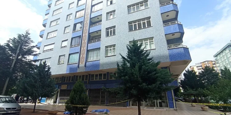 Dördüncü kat penceresinden düşen kadın öldü
