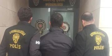 3 farklı dosyadan 2 yıl 2 ay 20 gün hapis cezası olan şahsı polis yakaladı