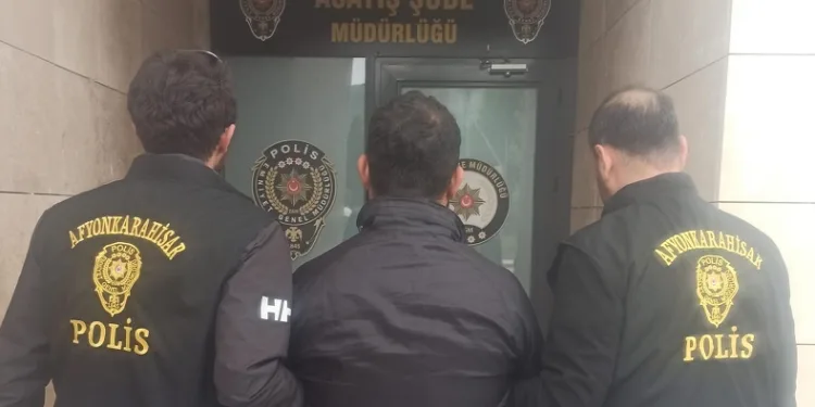 3 farklı dosyadan 2 yıl 2 ay 20 gün hapis cezası olan şahsı polis yakaladı