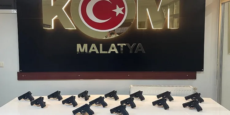 Malatya’da çok sayıda kaçak silah ele geçirildi