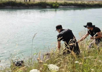 Adana’da serinlemek için sulama kanalına giren genç kayboldu