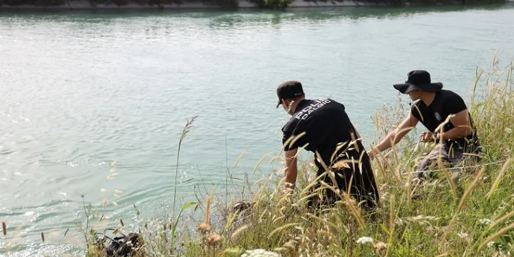Adana’da serinlemek için sulama kanalına giren genç kayboldu