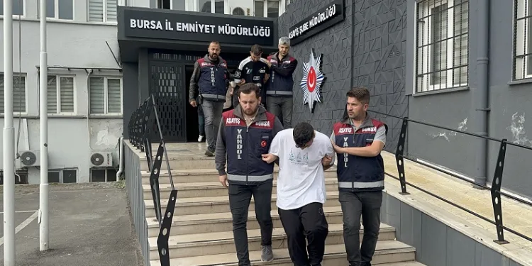 Bursa’da sahte genç kız profili açarak vatandaşı dolandırdılar