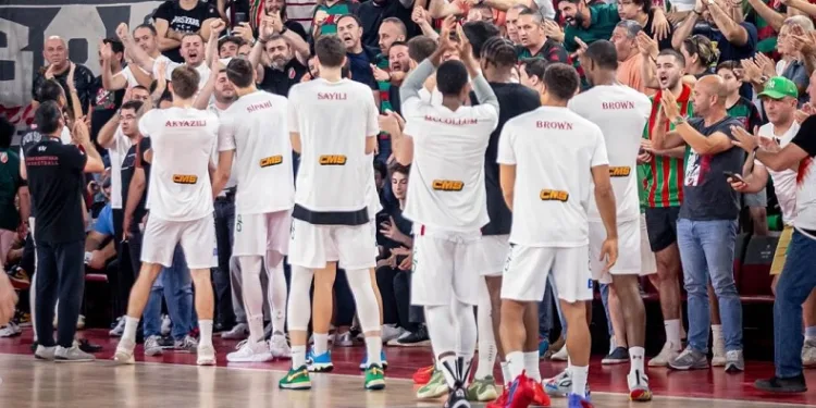 P. Karşıyaka, yarı finalde İstanbul dışındaki tek takım