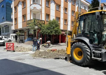 İstanbul’un göbeğinde 20 saattir elektriksiz kaldılar