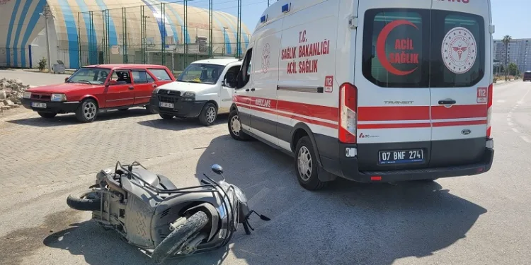Otomobil ile motosiklet çarpıştı: 1 yaralı