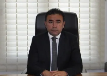 Eski Yüreğir Kaymakamı deprem yardımı bahanesiyle hesabına 110 milyon lira geçirmiş